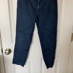 Dark wash Gap cropped jeans